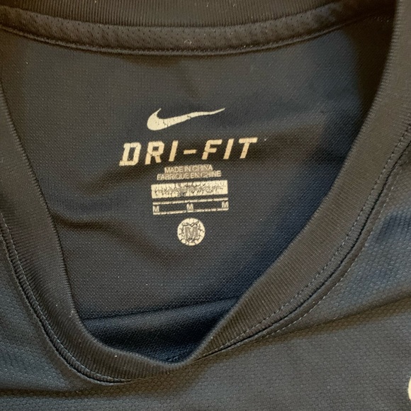 Men’s Nike Dri-fit tshirt - Picture 2 of 2